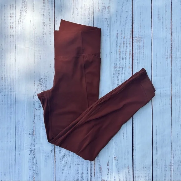 Activewear Outfit- Leggings & Top - Picture 3 of 3